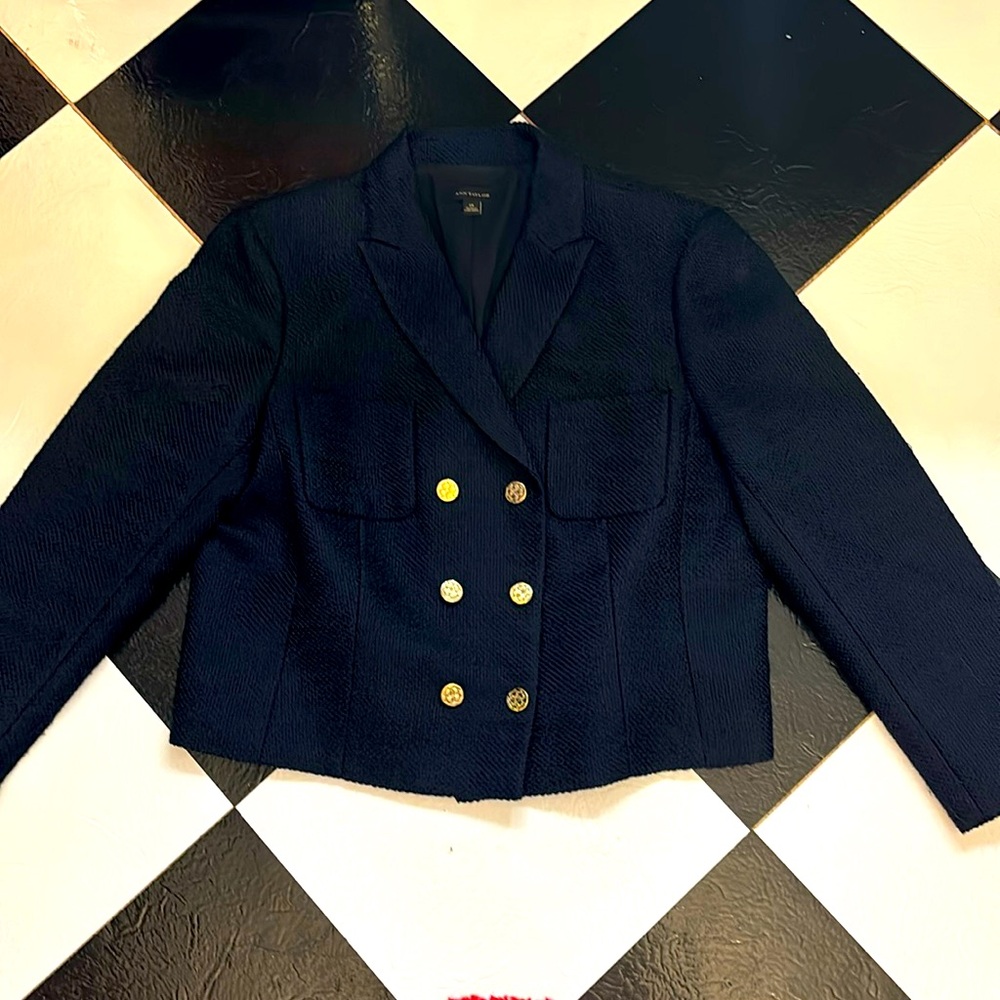 Ann Taylor navy tweed jacket with 2 front pockets and gold buttons size 14